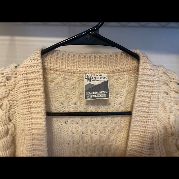 100% wool Patrick Maguire cardigan - Picture 3 of 3